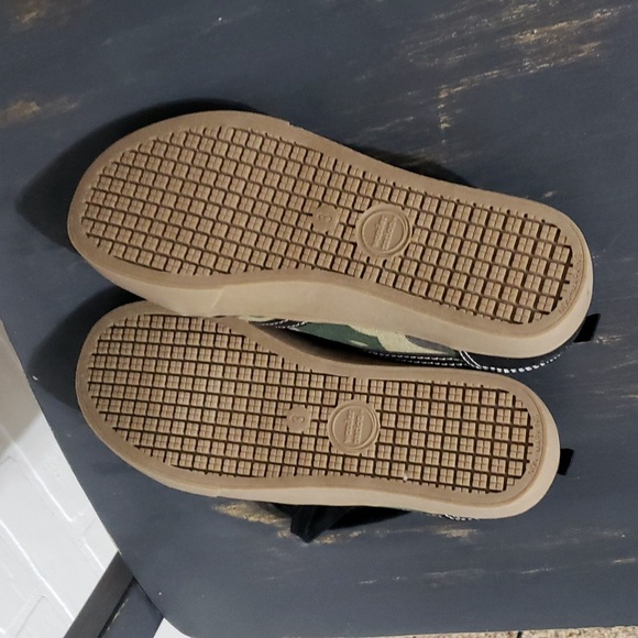 Wonder Nation camo shoes - Picture 4 of 7